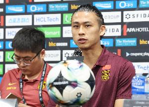 中生代挑大梁！28岁张玉宁担任国足今天的场上队长！